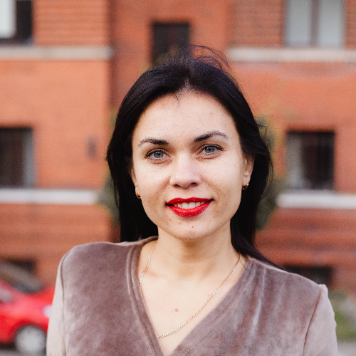 Спікер:   - Управлінець, проєктна та культурна менеджерка, керівниця Міського Палацу культури імені Гната Хоткевича (консультант/учитель) 