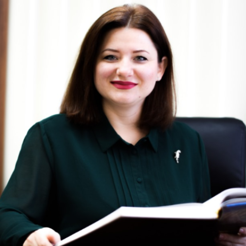 Спікер:   - Кандидат педагогічних наук, керівник центру якості освіти Сумського державного педагогічного університету імені А.С.Макаренка (консультант/учитель) 